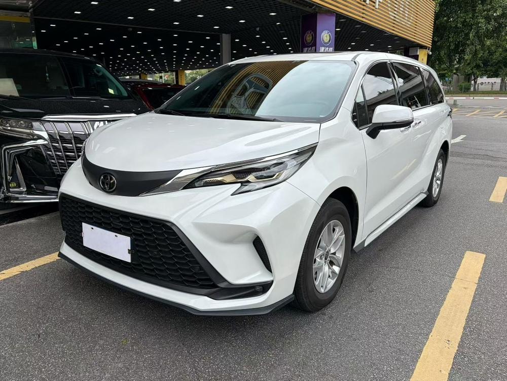 Toyota Granvia 2026 — фото автомобиля