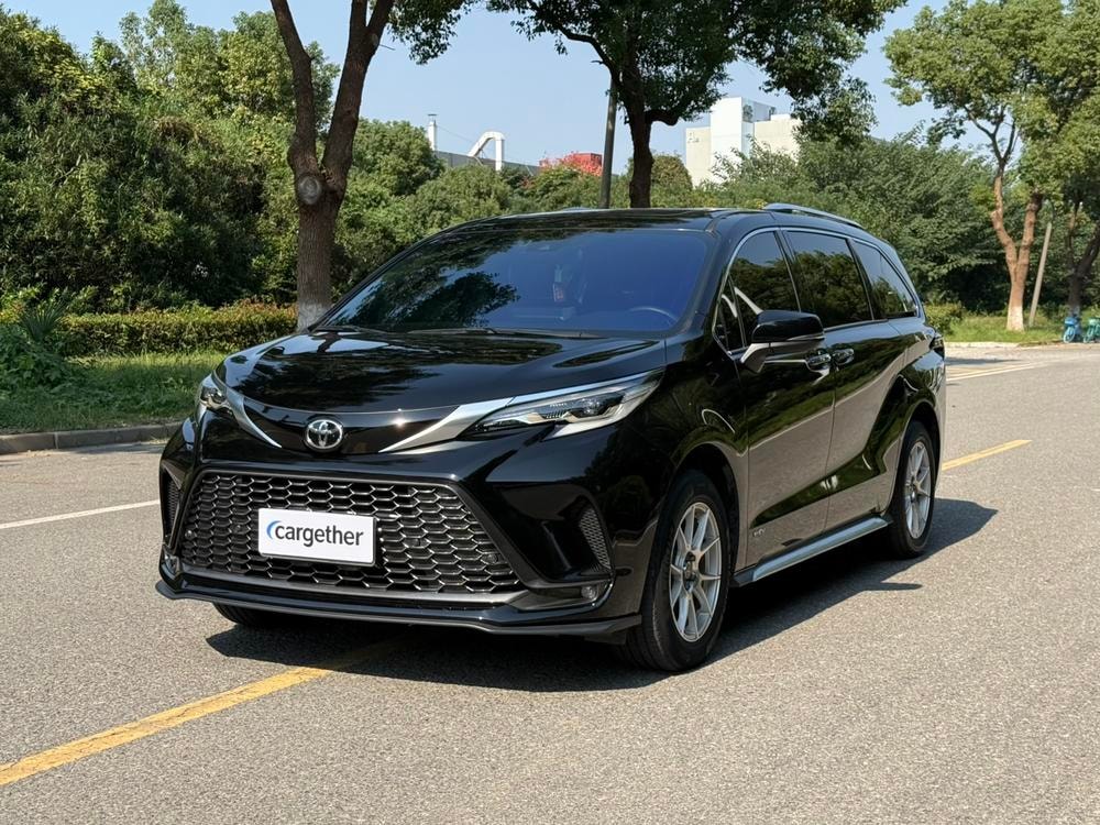 Toyota Granvia 2024 — фото автомобиля
