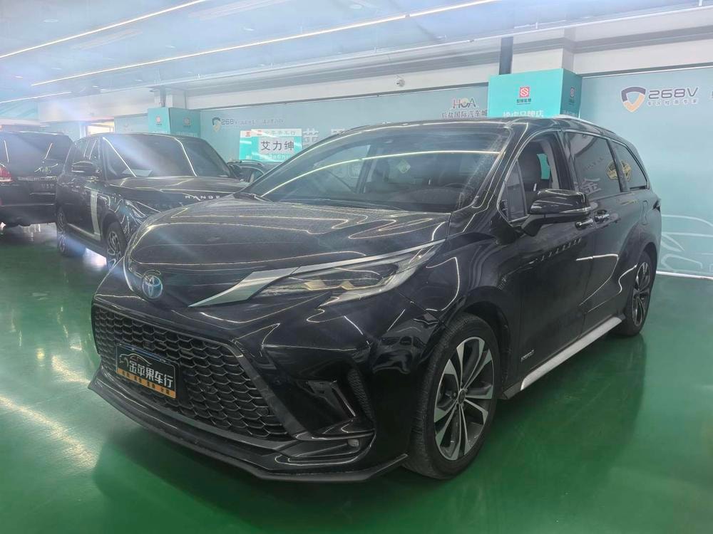 Toyota Granvia 2023 — фото автомобиля