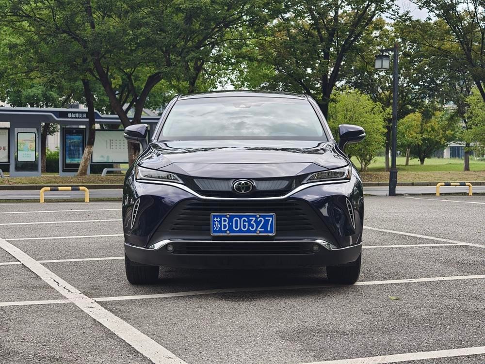 Toyota Harrier 2022 — фото автомобиля 1