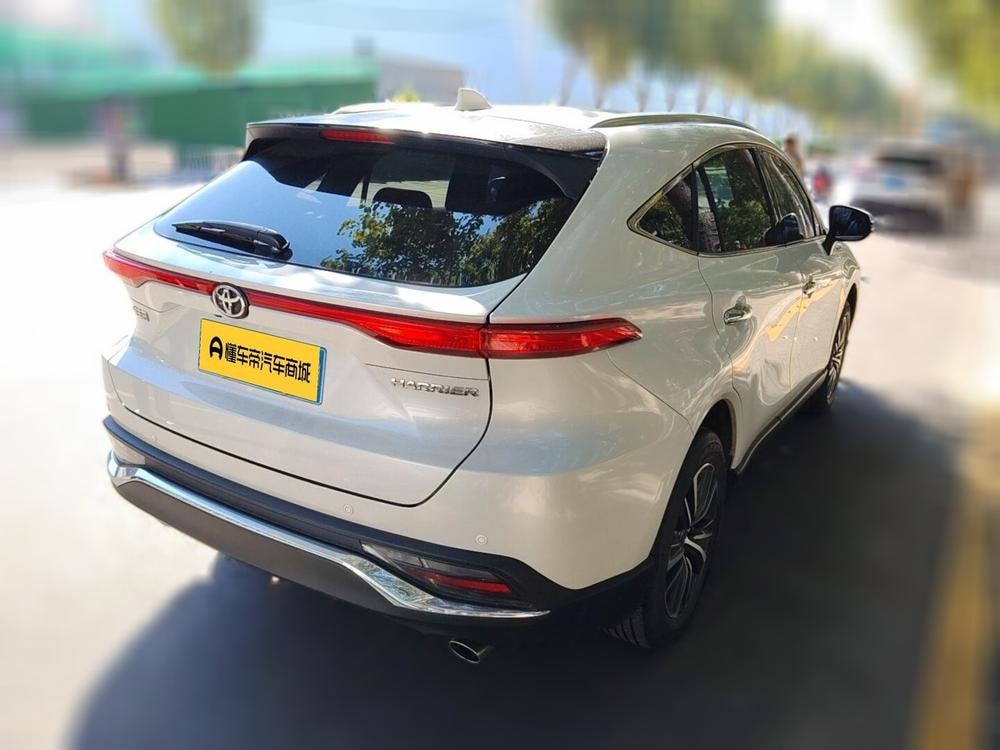 Toyota Harrier 2022 — фото автомобиля 1