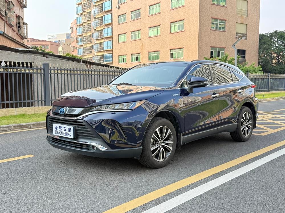 Toyota Harrier 2022 — фото автомобиля