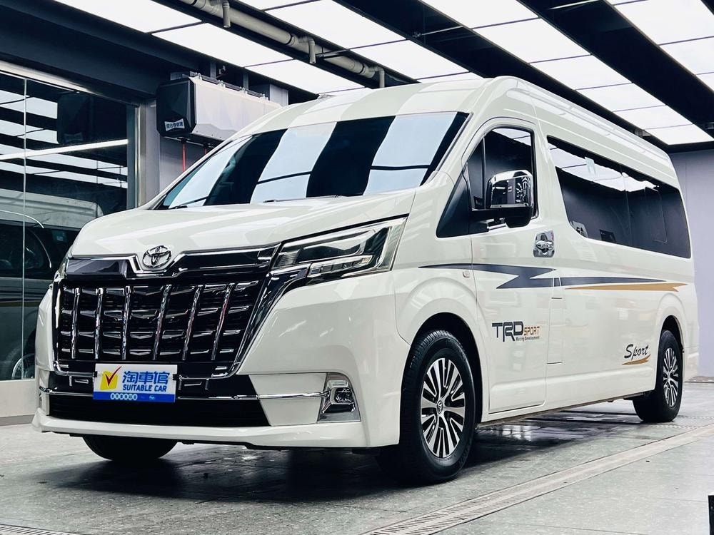 Toyota Hiace 2021 — фото автомобиля