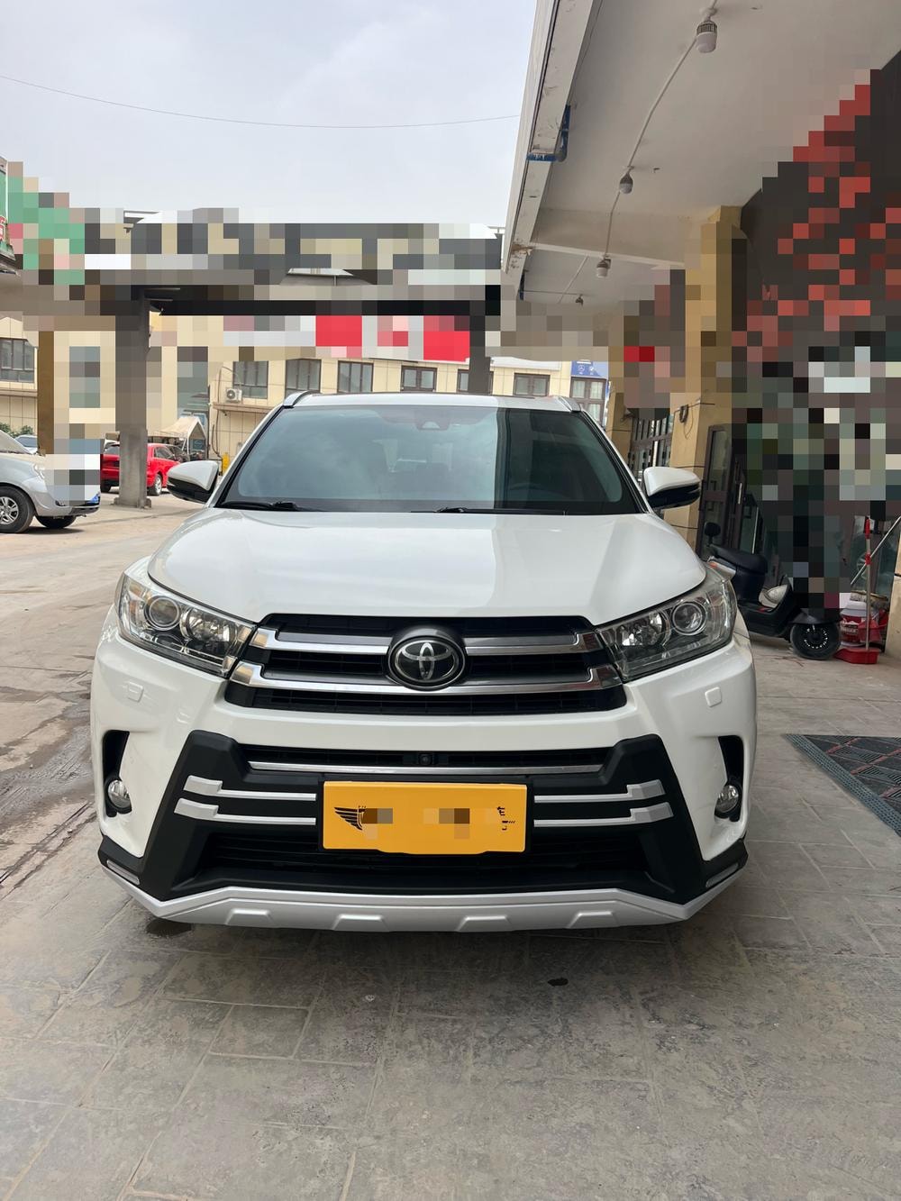 Toyota Highlander 2018 — фото автомобиля