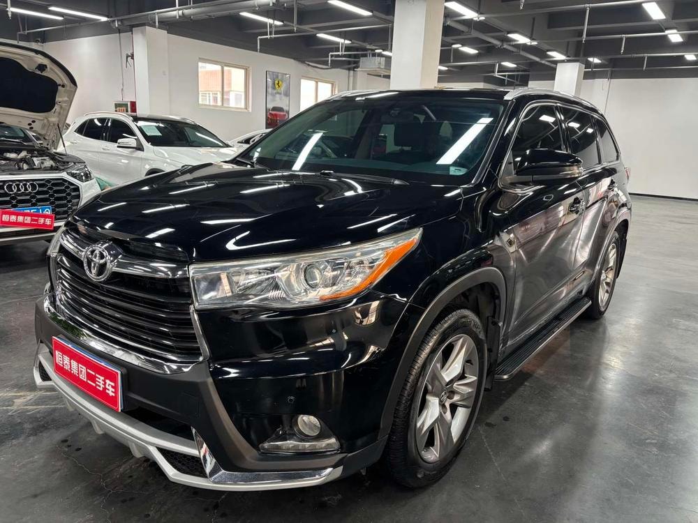 Toyota Highlander 2017 — фото автомобиля 1