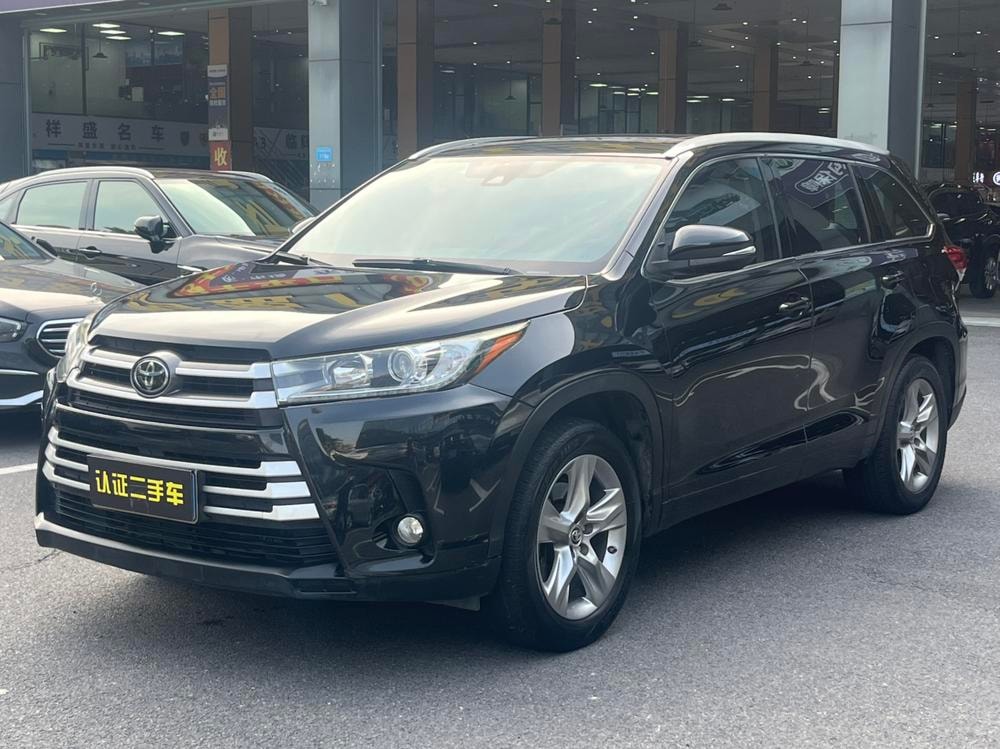 Toyota Highlander 2018 — фото автомобиля