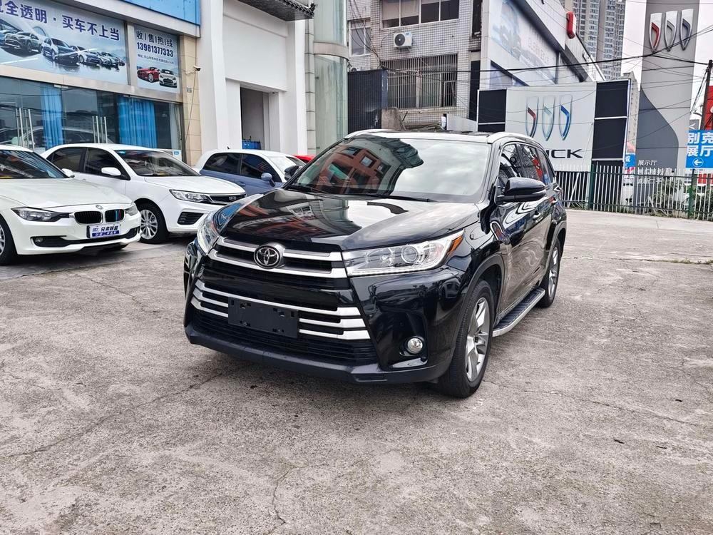 Toyota Highlander 2018 — фото автомобиля