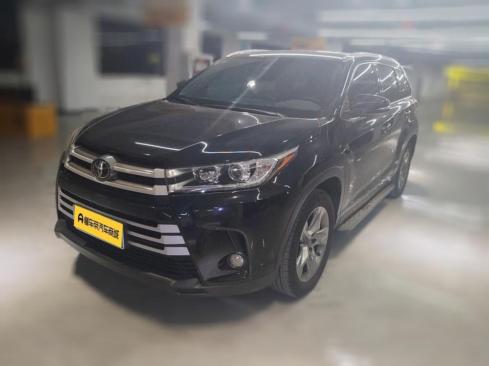 Toyota Highlander 2021 — фото автомобиля