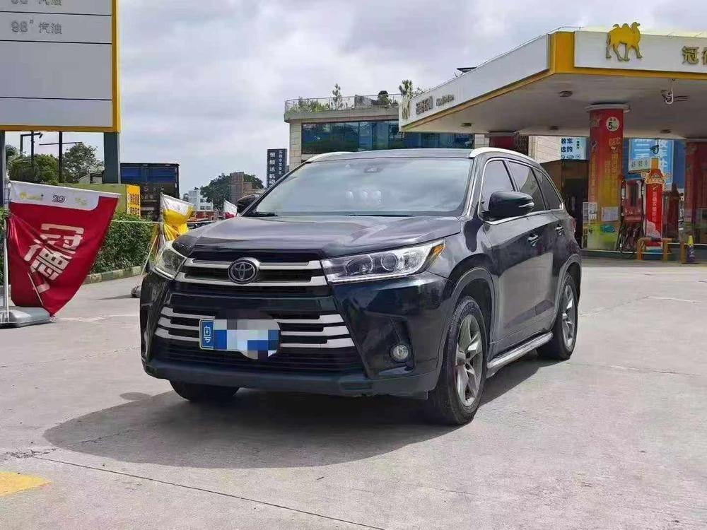 Toyota Highlander 2018 — фото автомобиля 1