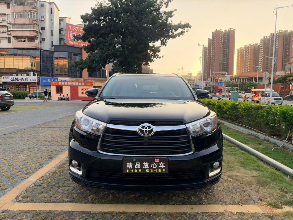Toyota Highlander 2017 — фото автомобиля