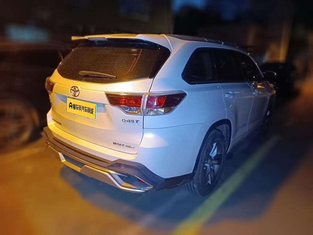 Toyota Highlander 2015 — фото автомобиля 1