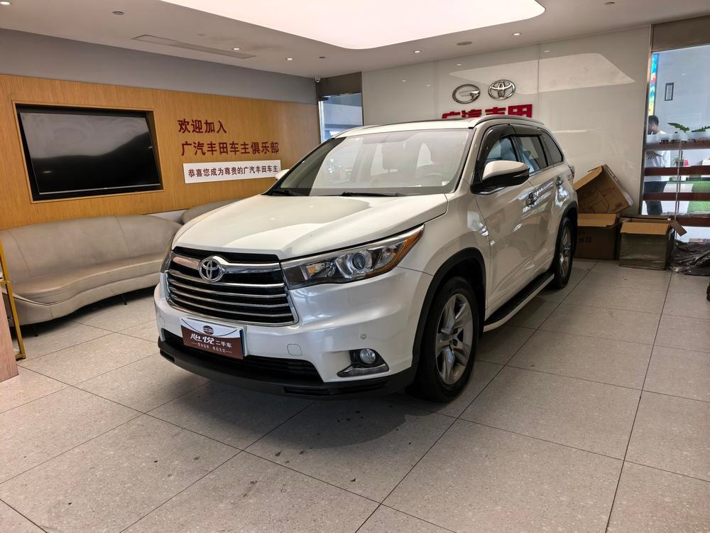 Toyota Highlander 2015 — фото автомобиля 1