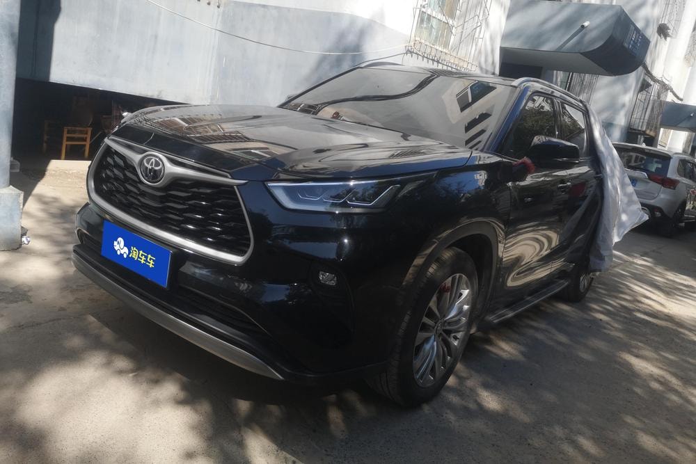 Toyota Highlander 2024 — фото автомобиля