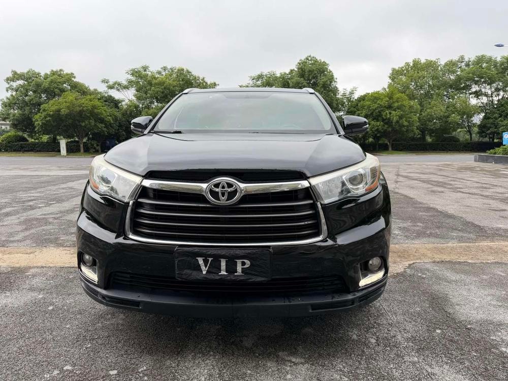 Toyota Highlander 2015 — фото автомобиля 1