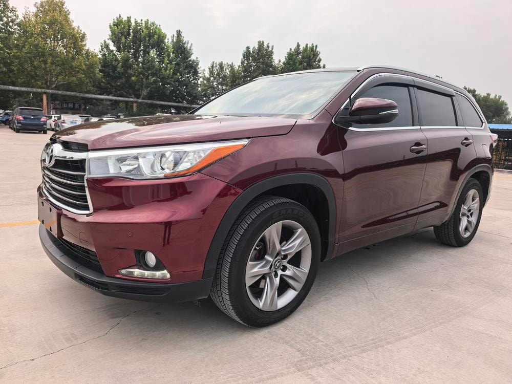 Toyota Highlander 2017 — фото автомобиля 1