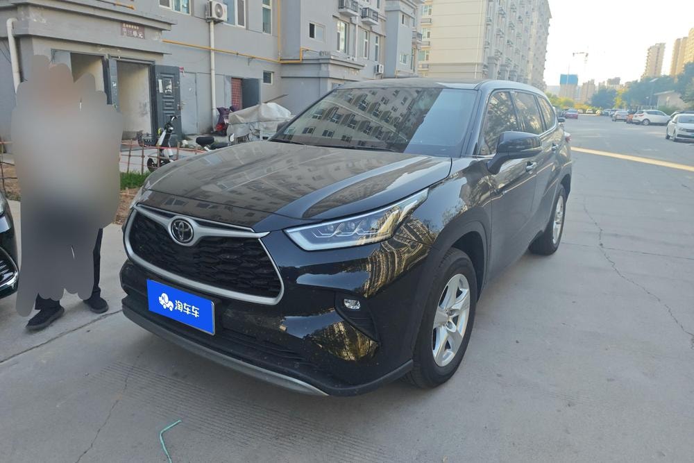 Toyota Highlander 2024 — фото автомобиля