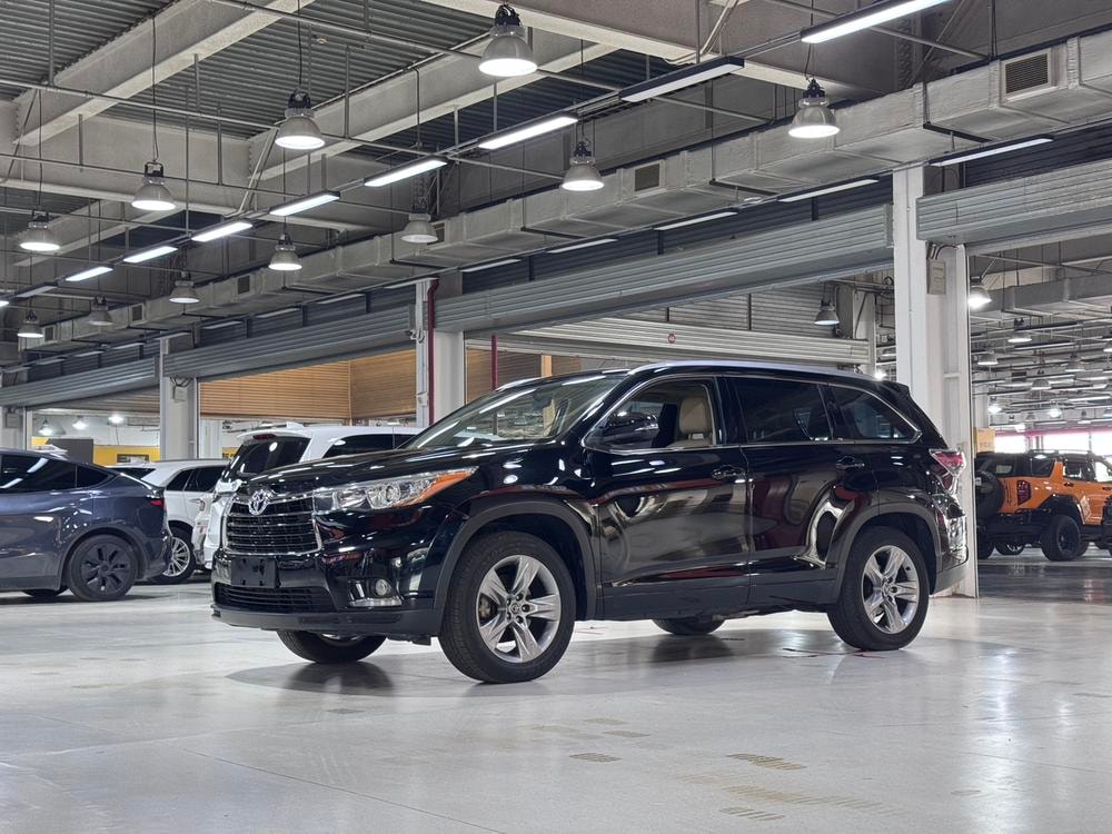 Toyota Highlander 2015 — фото автомобиля 1