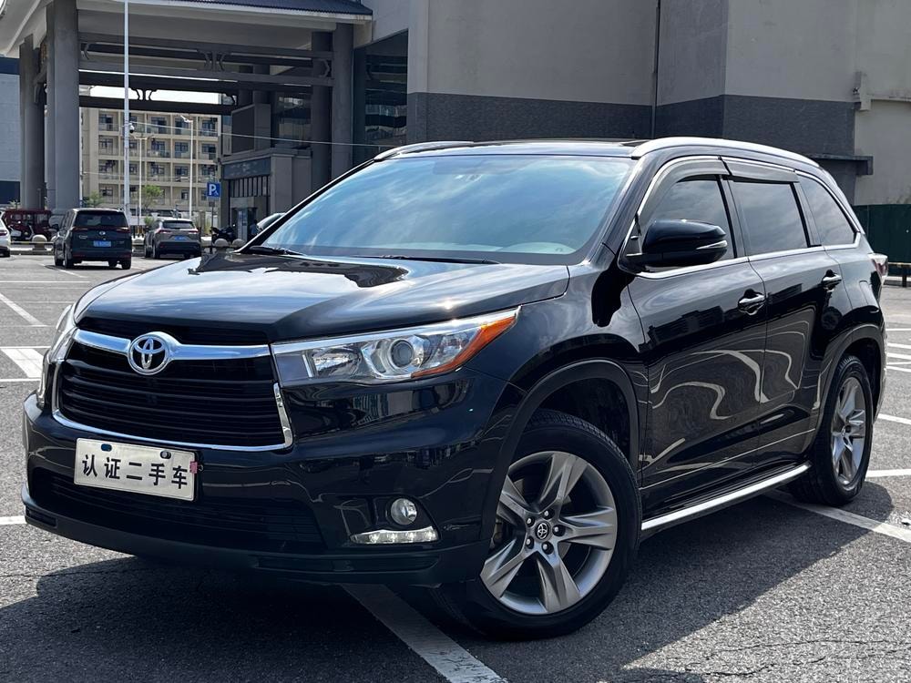Toyota Highlander 2015 — фото автомобиля 1