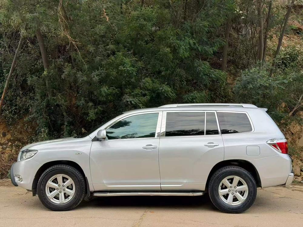 Toyota Highlander 2009 — фото автомобиля 1
