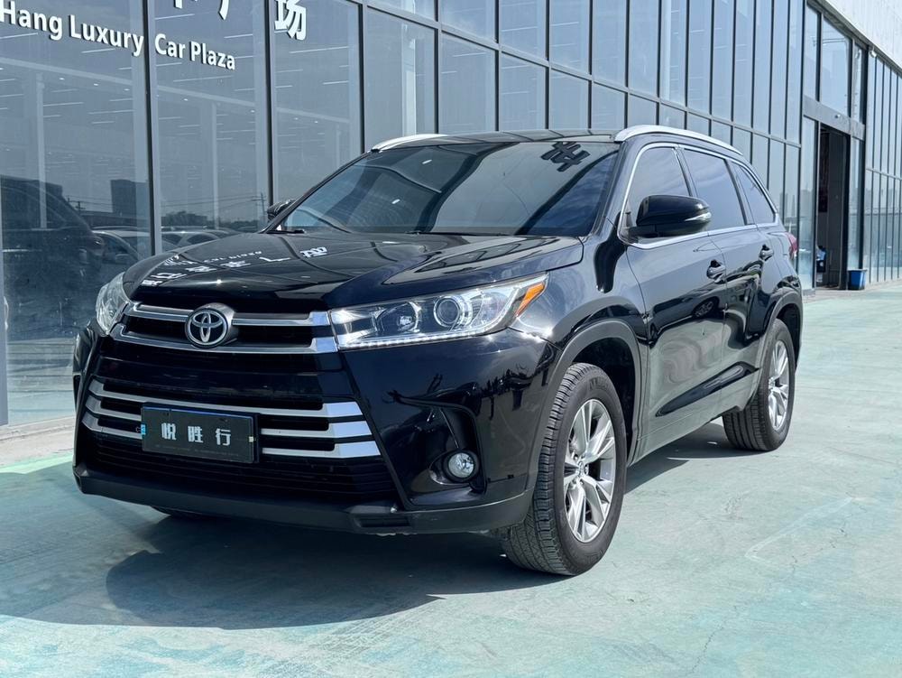 Toyota Highlander 2018 — фото автомобиля 1
