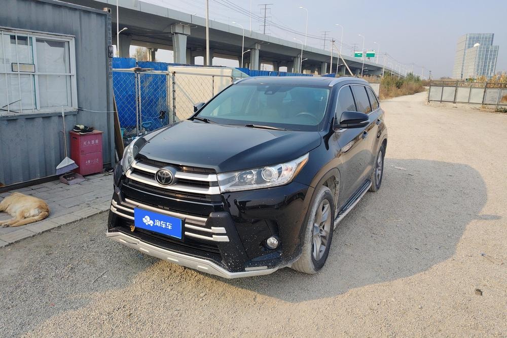 Toyota Highlander 2018 — фото автомобиля