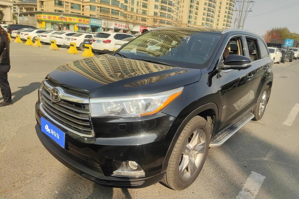 Toyota Highlander 2015 — фото автомобиля 1