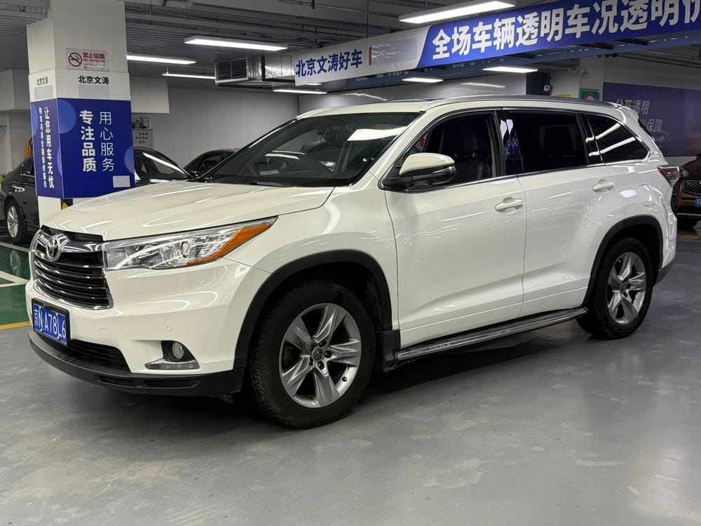 Toyota Highlander 2015 — фото автомобиля 1