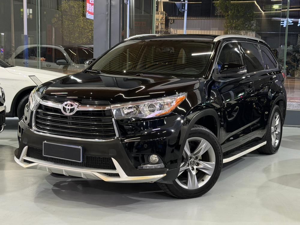 Toyota Highlander 2017 — фото автомобиля 1