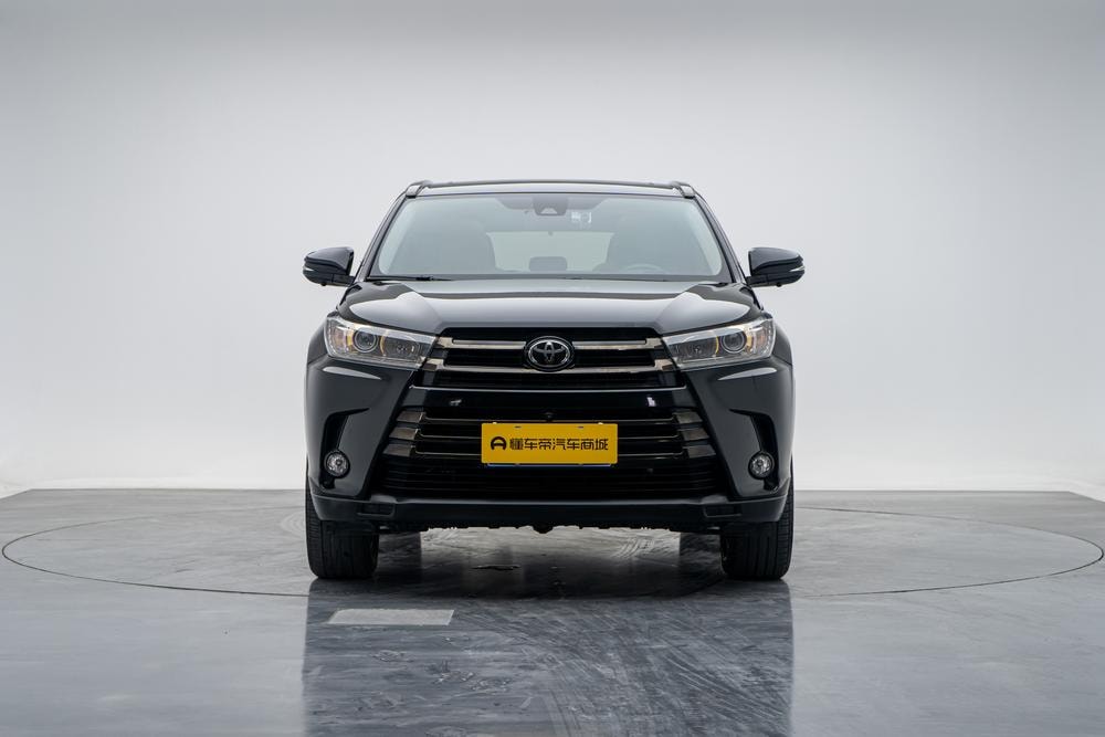 Toyota Highlander 2018 — фото автомобиля