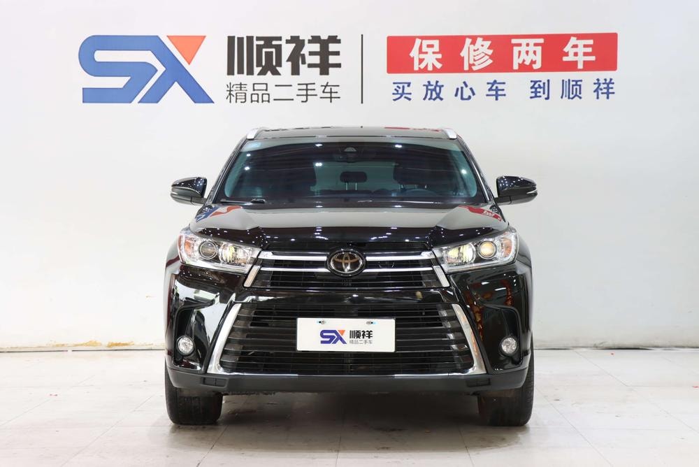 Toyota Highlander 2018 — фото автомобиля 1