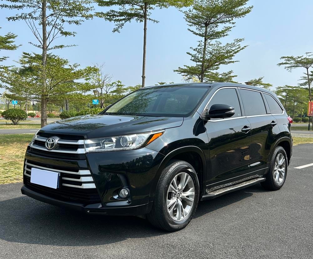 Toyota Highlander 2018 — фото автомобиля