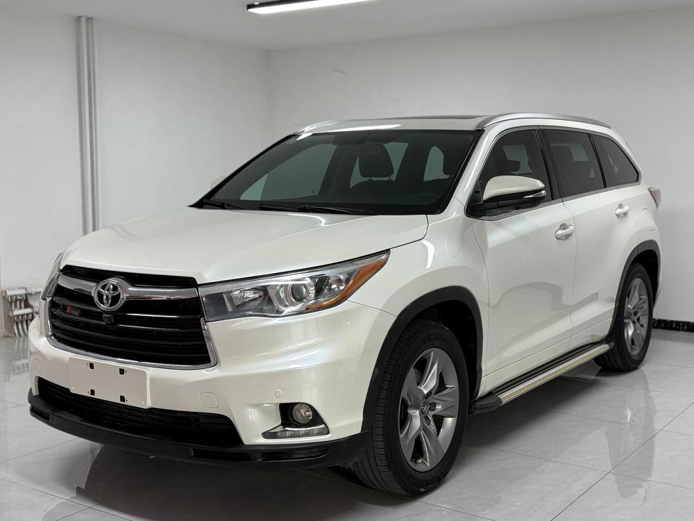 Toyota Highlander 2017 — фото автомобиля