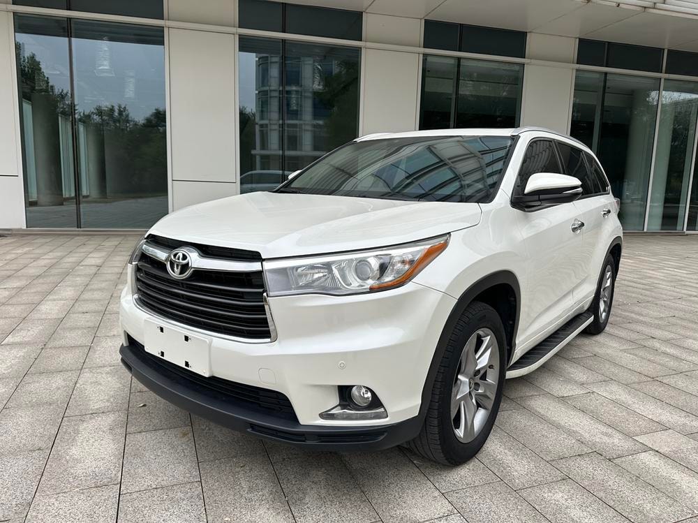 Toyota Highlander 2017 — фото автомобиля