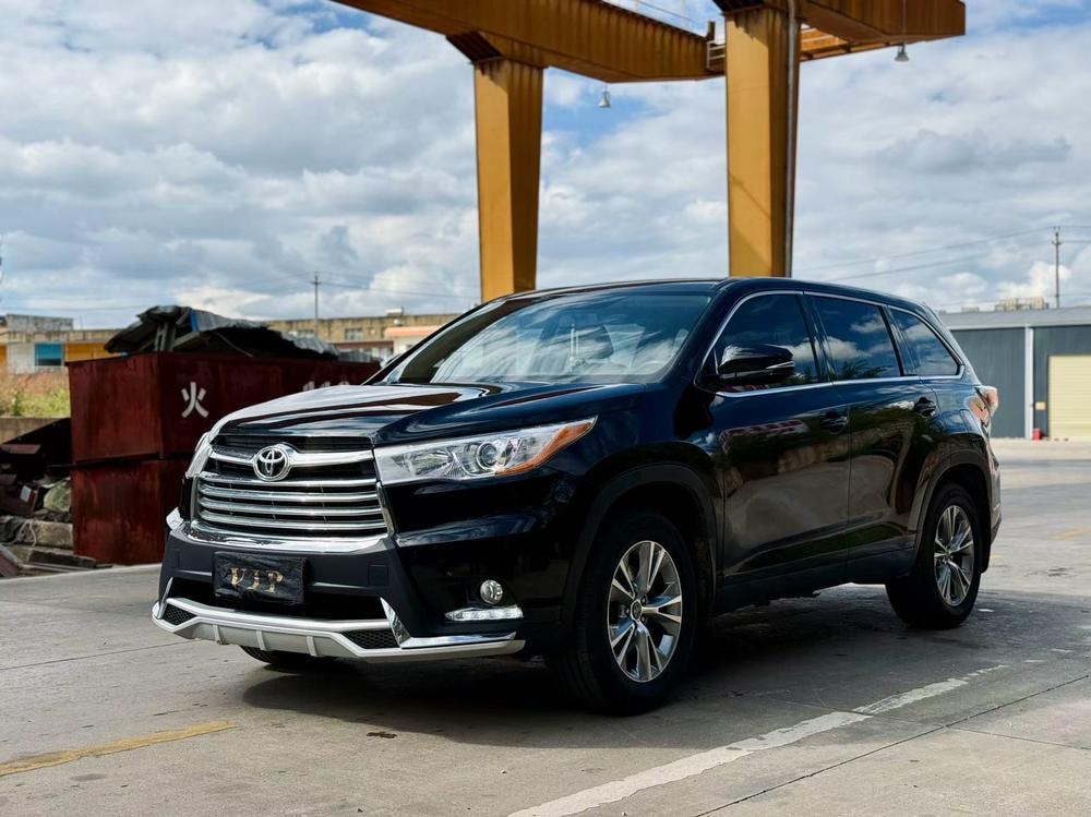 Toyota Highlander 2015 — фото автомобиля