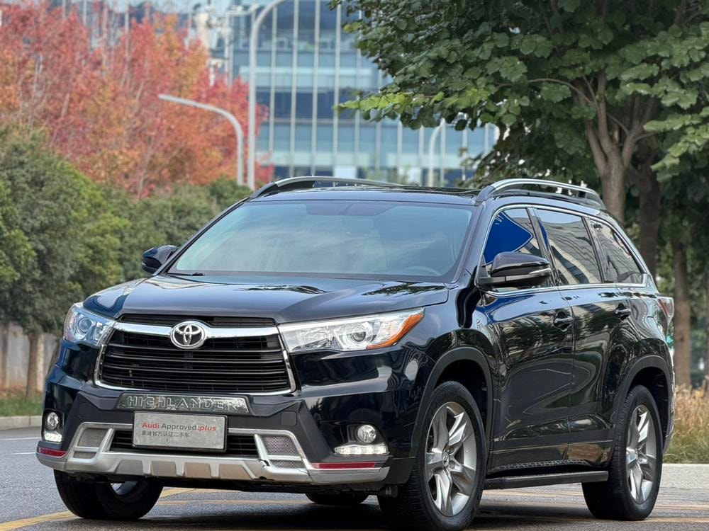 Toyota Highlander 2015 — фото автомобиля