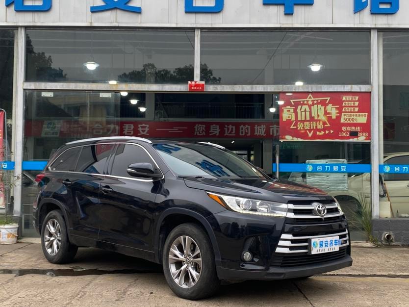 Toyota Highlander 2018 — фото автомобиля