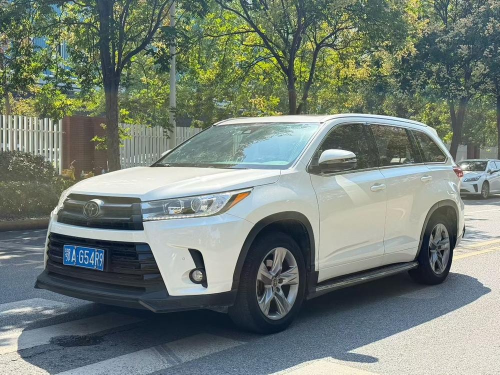 Toyota Highlander 2018 — фото автомобиля