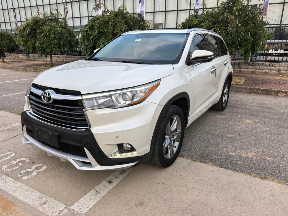Toyota Highlander 2017 — фото автомобиля