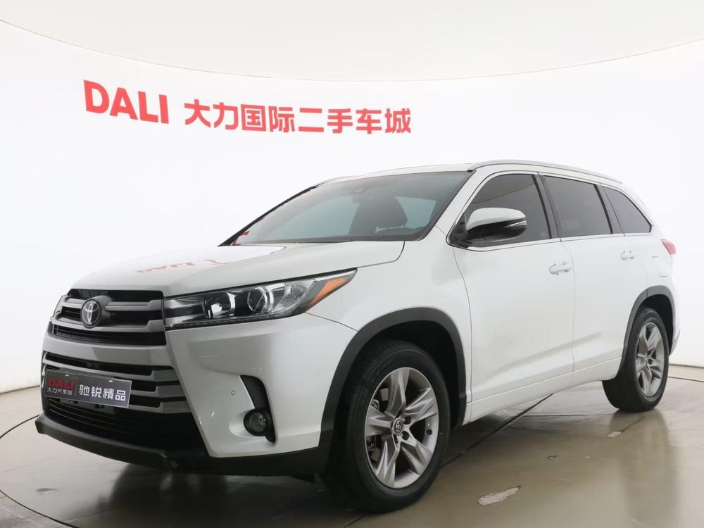 Toyota Highlander 2018 — фото автомобиля