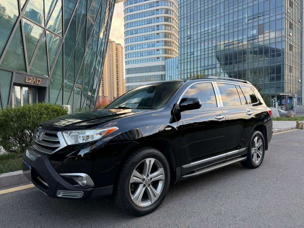 Toyota Highlander 2013 — фото автомобиля