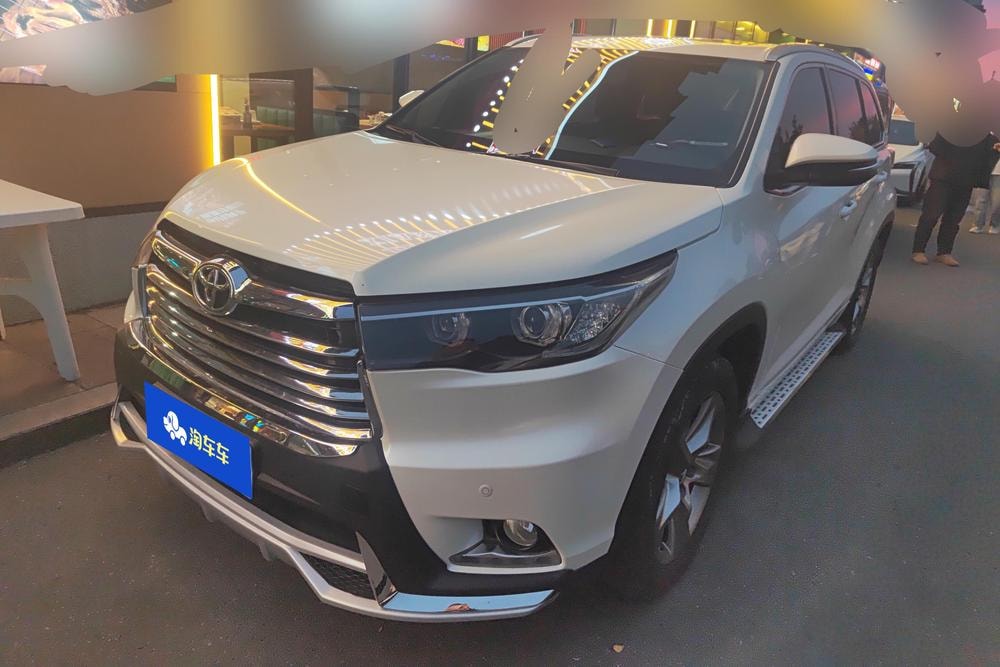 Toyota Highlander 2017 — фото автомобиля 1