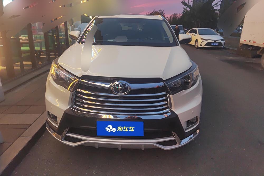 Toyota Highlander 2017 — фото автомобиля