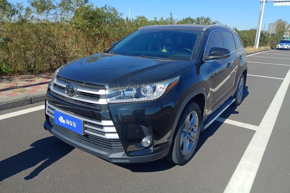 Toyota Highlander 2018 — фото автомобиля