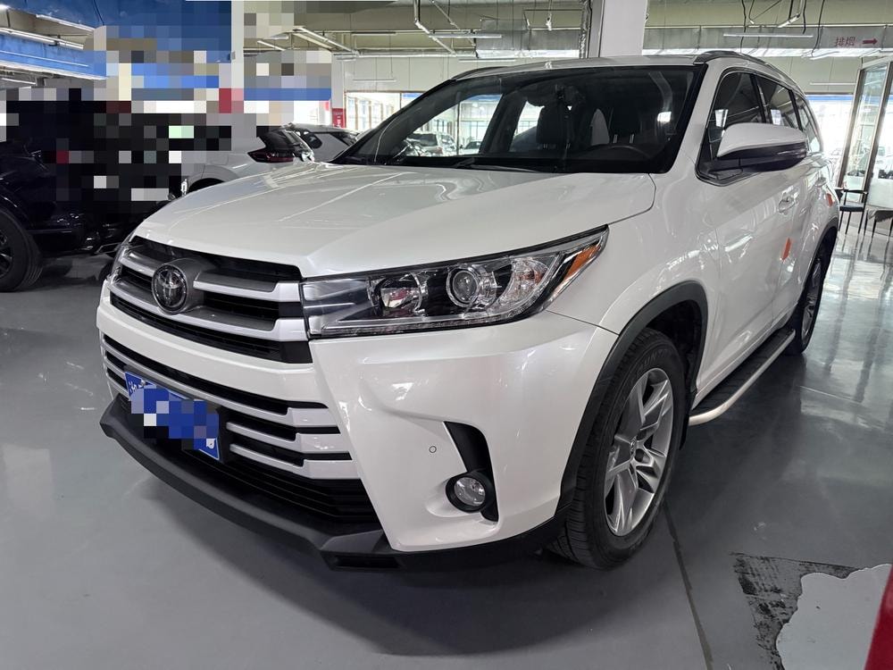 Toyota Highlander 2018 — фото автомобиля