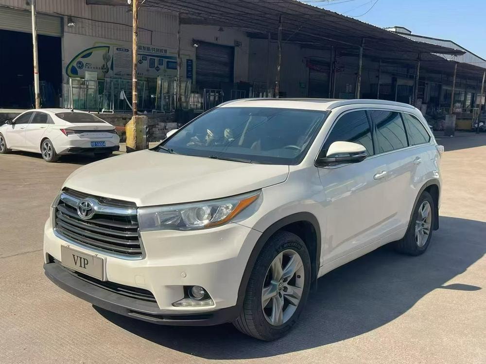 Toyota Highlander 2017 — фото автомобиля 1