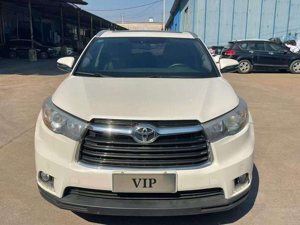 Toyota Highlander 2017 — фото автомобиля