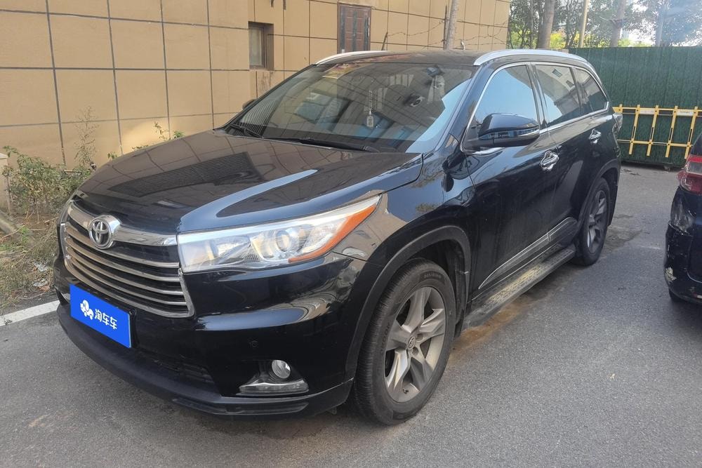 Toyota Highlander 2017 — фото автомобиля 1