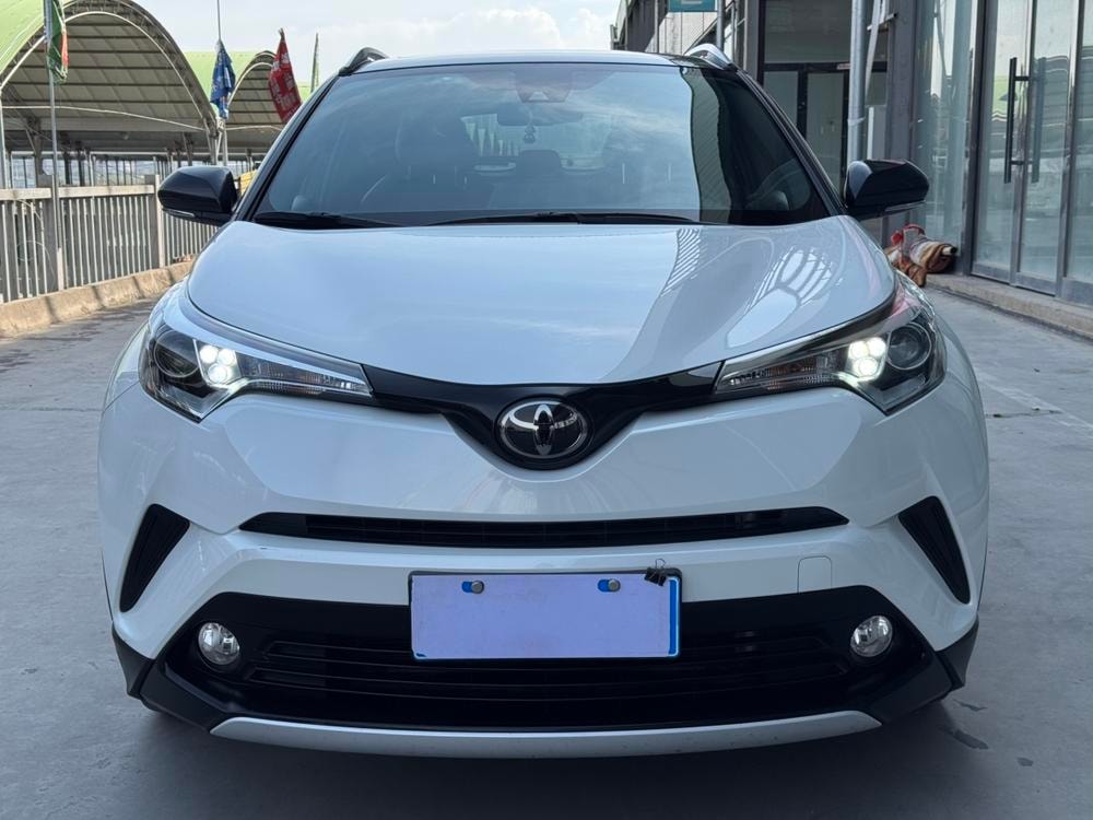 Toyota Izoa 2018 — фото автомобиля