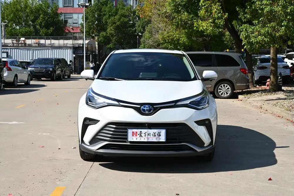 Toyota Izoa 2023 — фото автомобиля