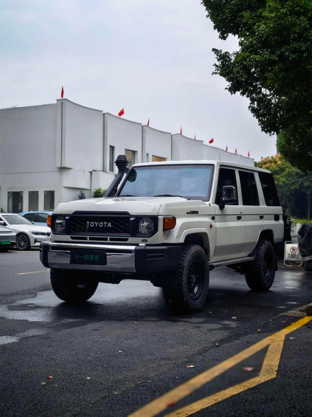 Toyota Land Cruiser 70 Series 2025 — фото автомобиля